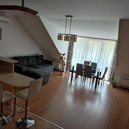 Larix Apartman Шарвар Экстерьер фото
