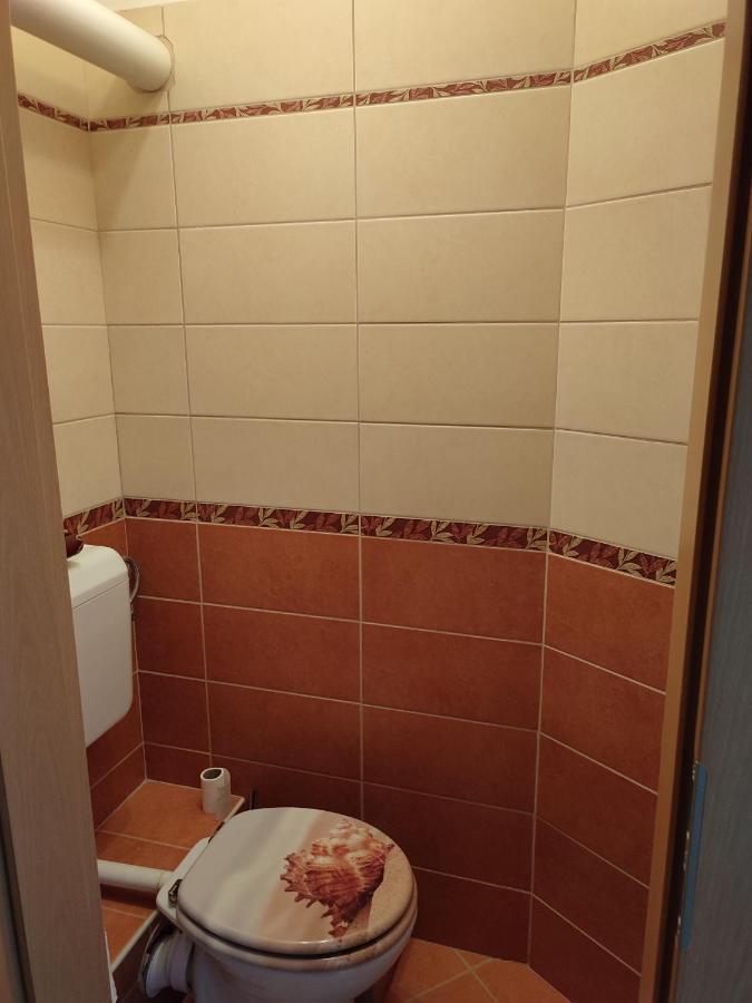 Larix Apartman Шарвар Экстерьер фото