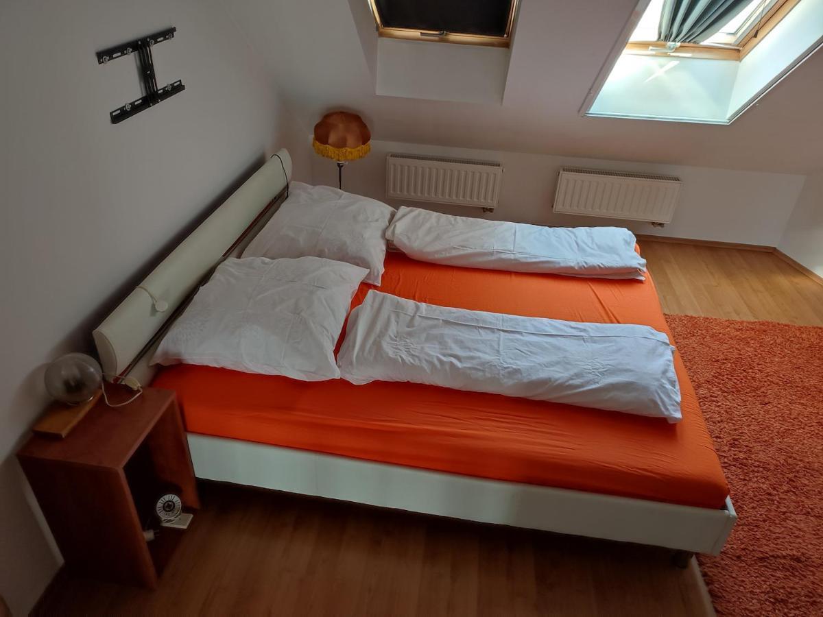 Larix Apartman Шарвар Экстерьер фото
